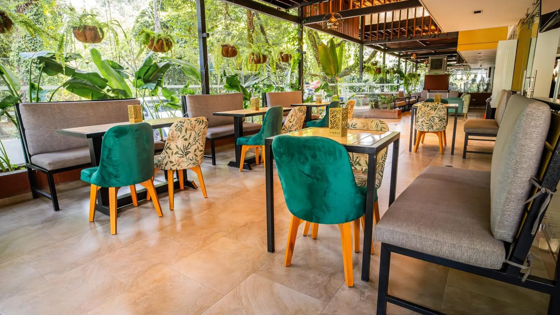 Ambar Hotel Boutique קאלי 4*,